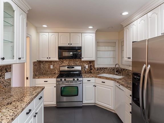 5th image of 115 Garden Hill Dr