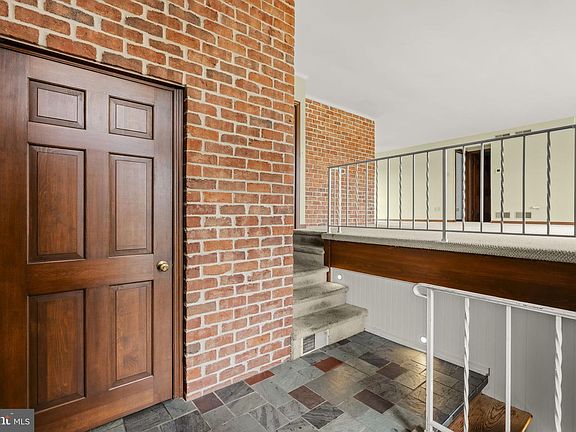 4th image of 301 E Lancaster Ave