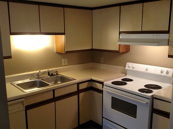 4th image of 122 Burke Ave APT 25