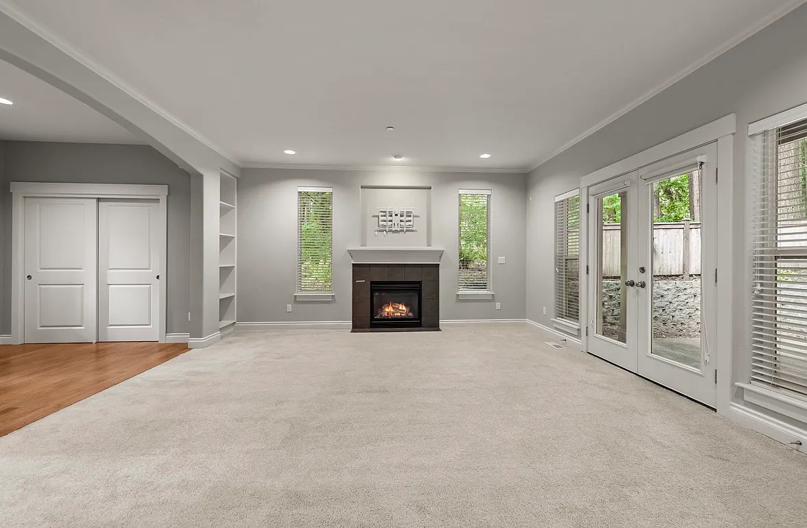 4 bed, 2318 sqft, $4,800 — Photo 4