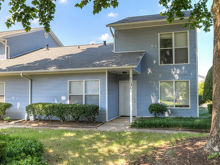 Norman Apartments — Photo 43
