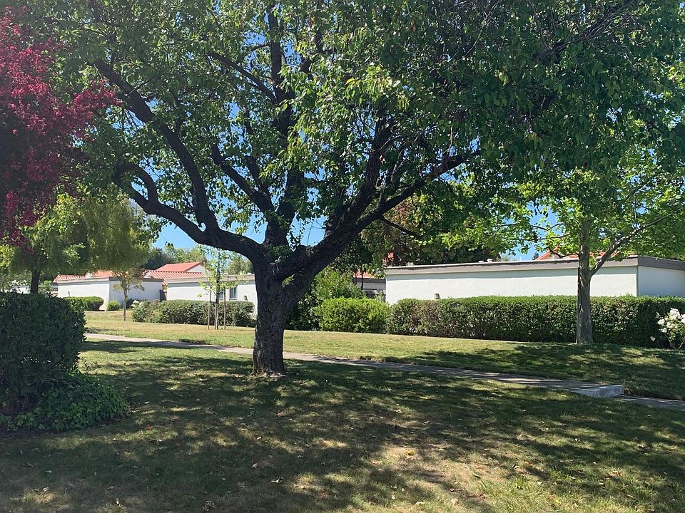 1st image of 8148 Park Villa Cir