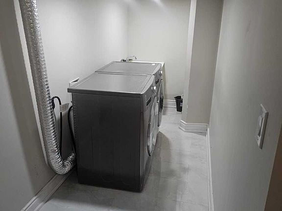 2nd image of 5 Troyer St