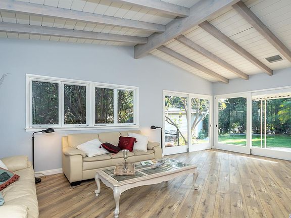 4th image of 368 E Mendocino St
