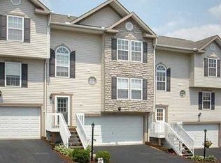 125 Manor View Dr, Manor, PA 15665