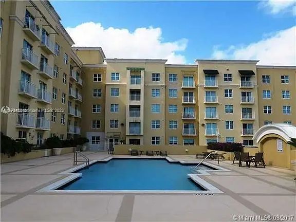 3rd image of 50 Menores Ave APT 824