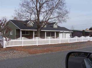 5914 S Umatilla Ave, Kennewick, WA 99336