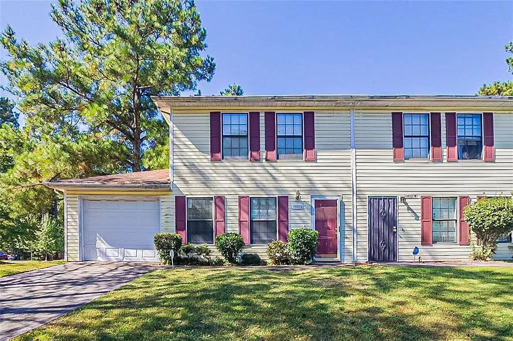 2637 Lantern Ln — Photo 1