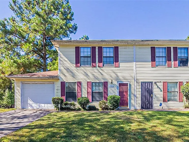 2637 Lantern Ln — Photo 1