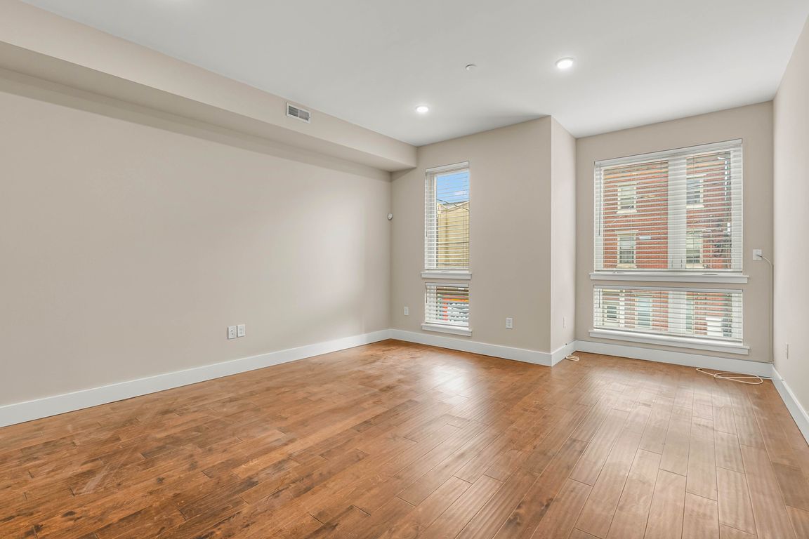 next background image