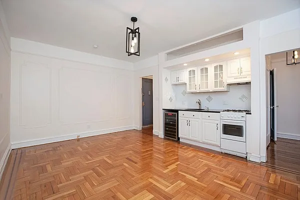 Rented by R New York | media 11