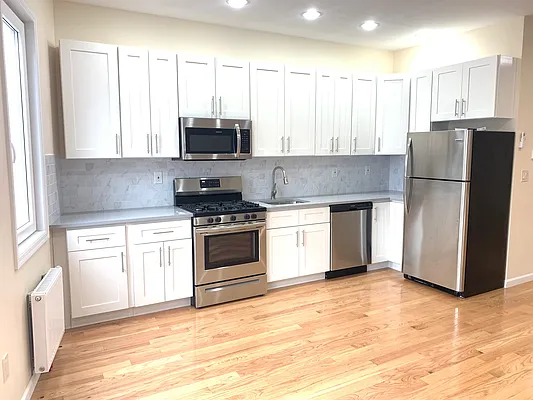 Rented by Capri Jet Realty Corp | media 1