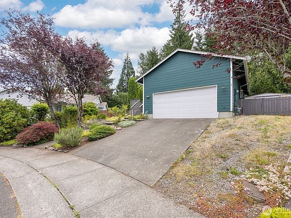 2nd image of 3990 Roma Court