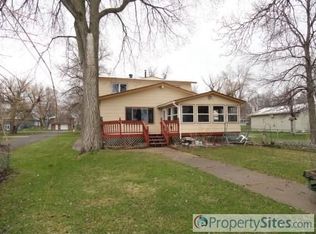 731 N Shore Dr, Forest Lake, MN 55025