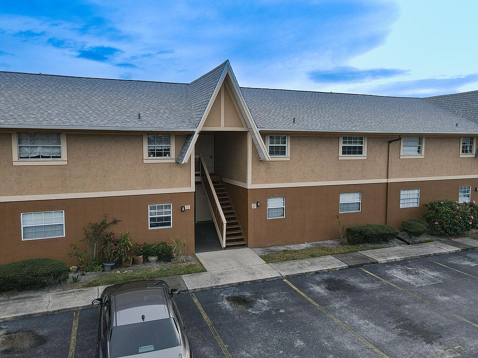 1st image of 205 Bristol Ln