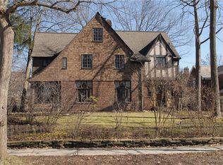 2995 Montgomery Rd, Shaker Heights, OH 44122