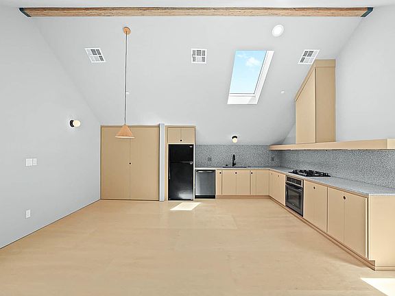 5th image of 5347 Cronus St #3/4