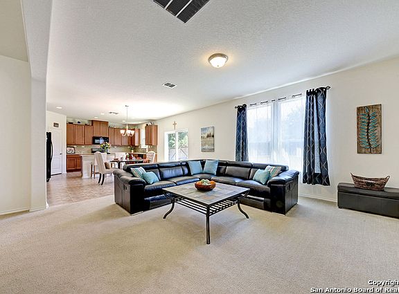 3rd image of 9003 Pine Creek Dr
