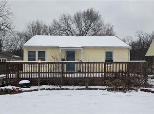 523 Laurel Dr, Warrensburg, MO 64093