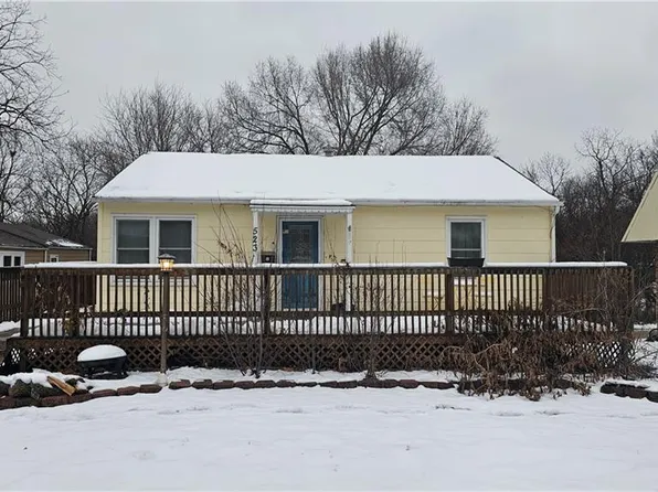 523 Laurel Dr, Warrensburg, MO 64093