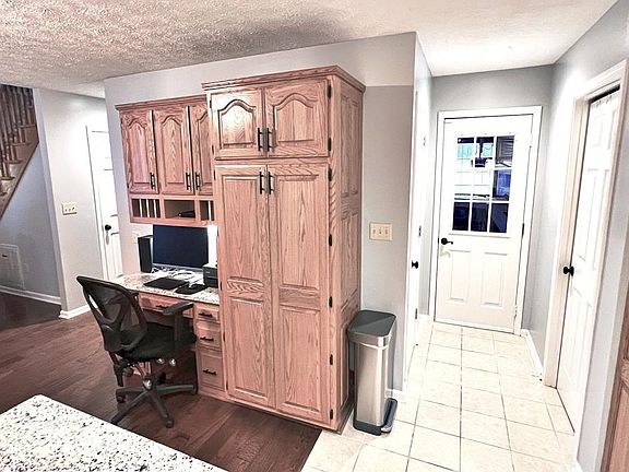 3rd image of 315 Hidden Hills Cir