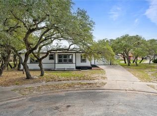 1384 Oak Park Dr, Aransas Pass, TX 78336