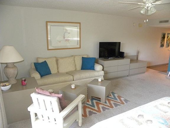 3rd image of 630 Summer Pl