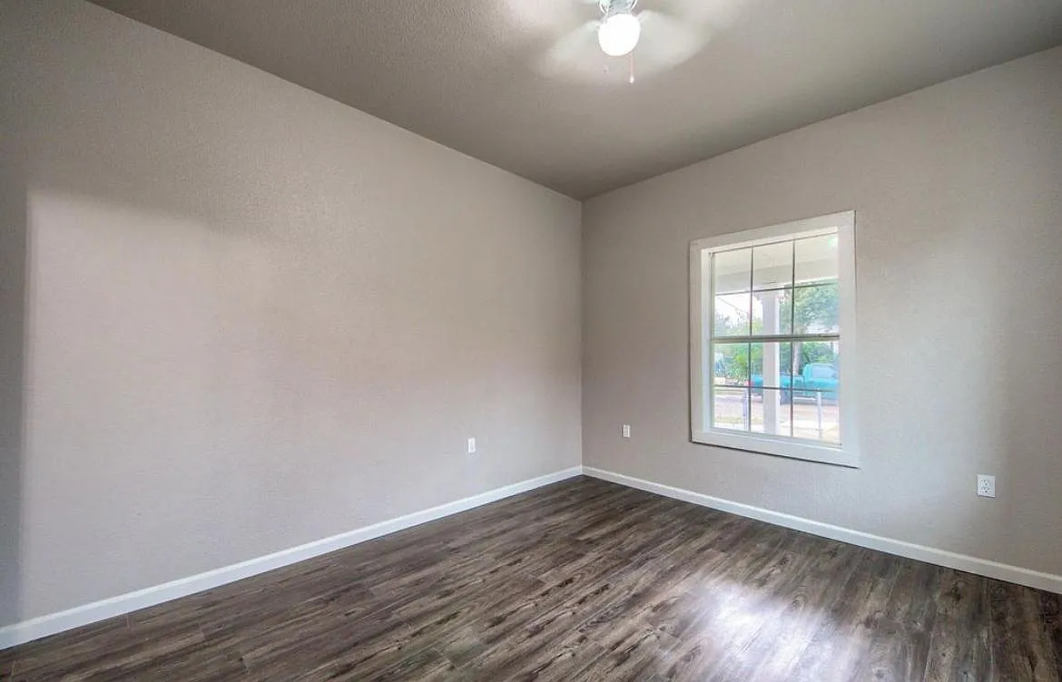 330 Princeton Ave — Photo 1