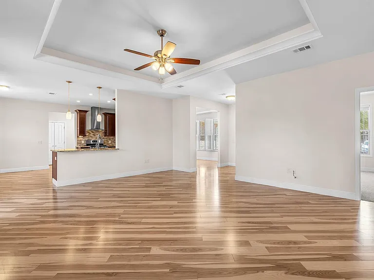 4782 Primrose St — Photo 11