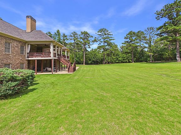 4th image of 38 Rolling Farm Ct