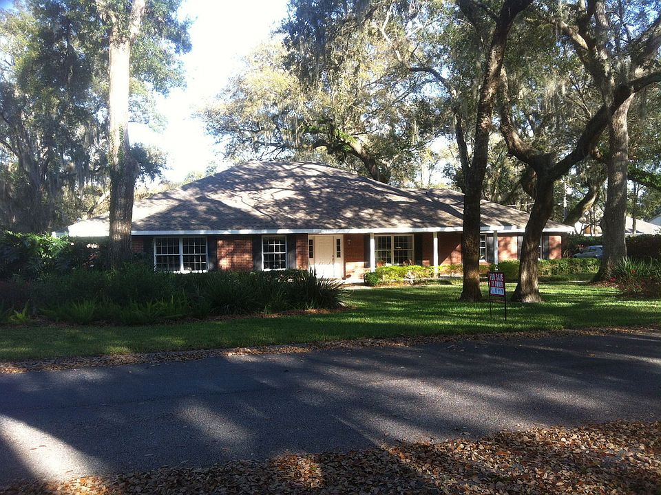 1st image of 411 East Ln