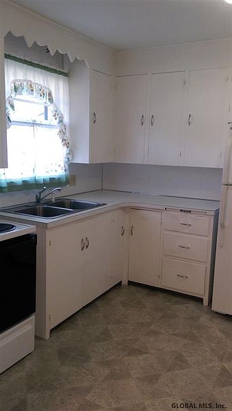 4th image of 4410 WEAVER Road