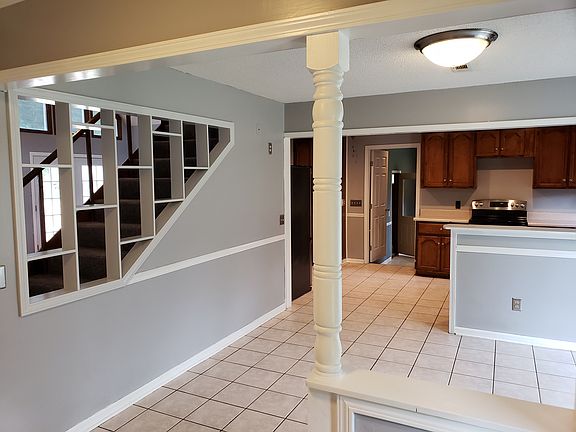 2nd image of 120 Laurel Breeze Dr