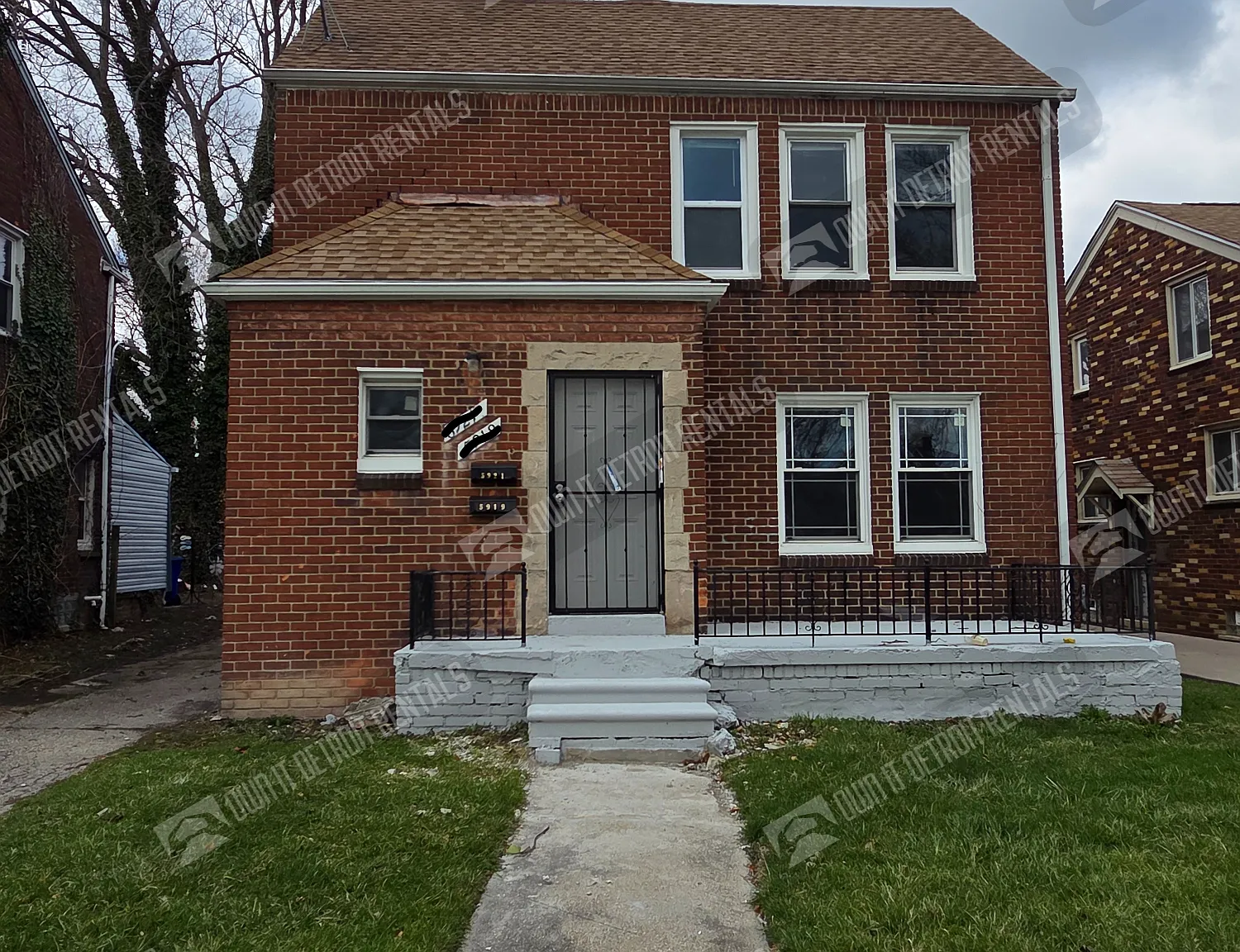 House- Multi Family — Photo 1