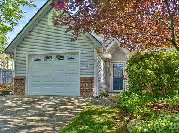 13 Silver Pl, Black Mountain, NC 28711