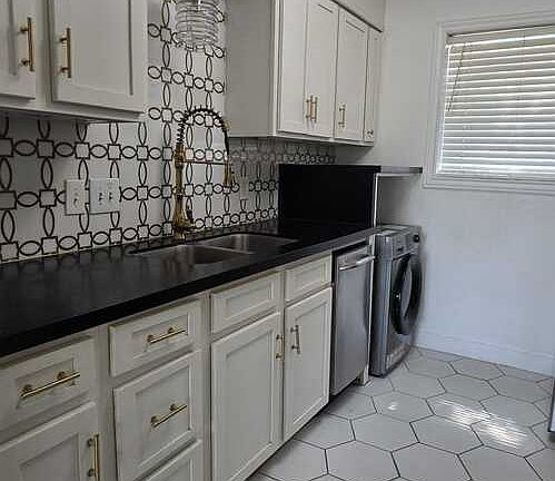4th image of 3843 Barrington St #138J