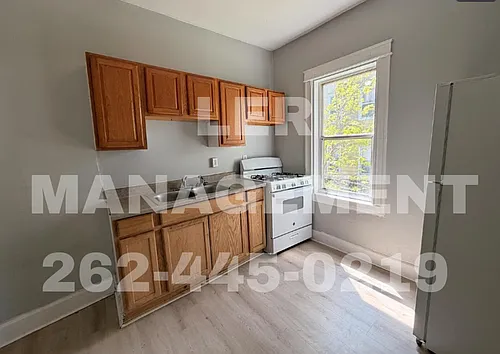 1533-1535 Winslow St Photo 1