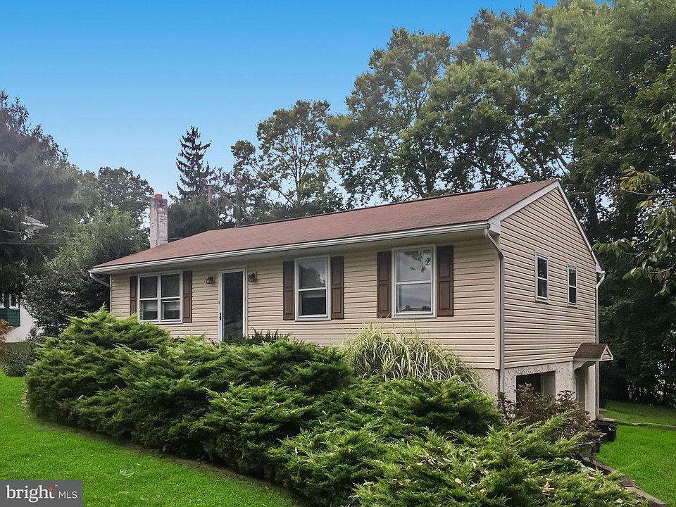 1st image of 21 Clamer Ave