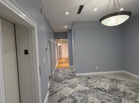 384 3rd Ave, New York, NY