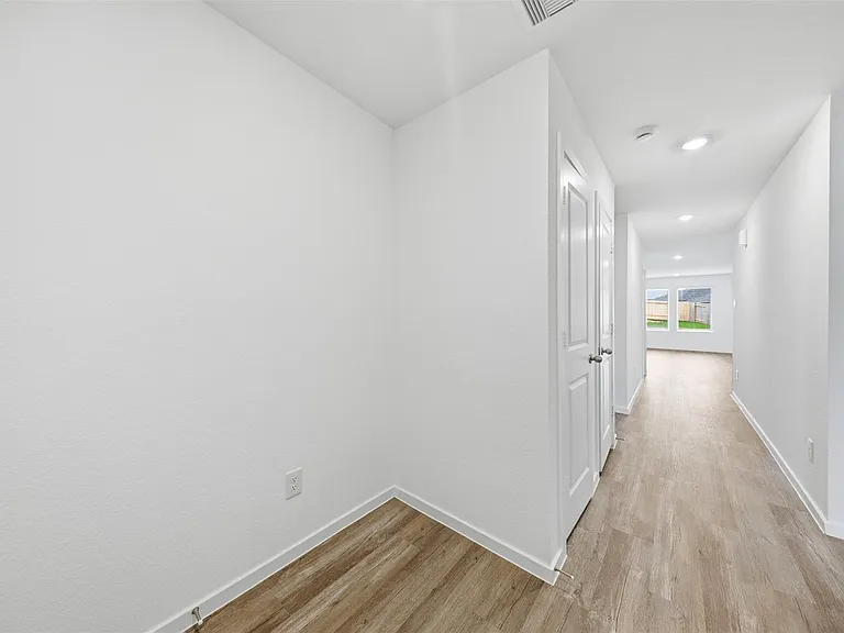 40810 Hawthorne Glades St — Photo 6