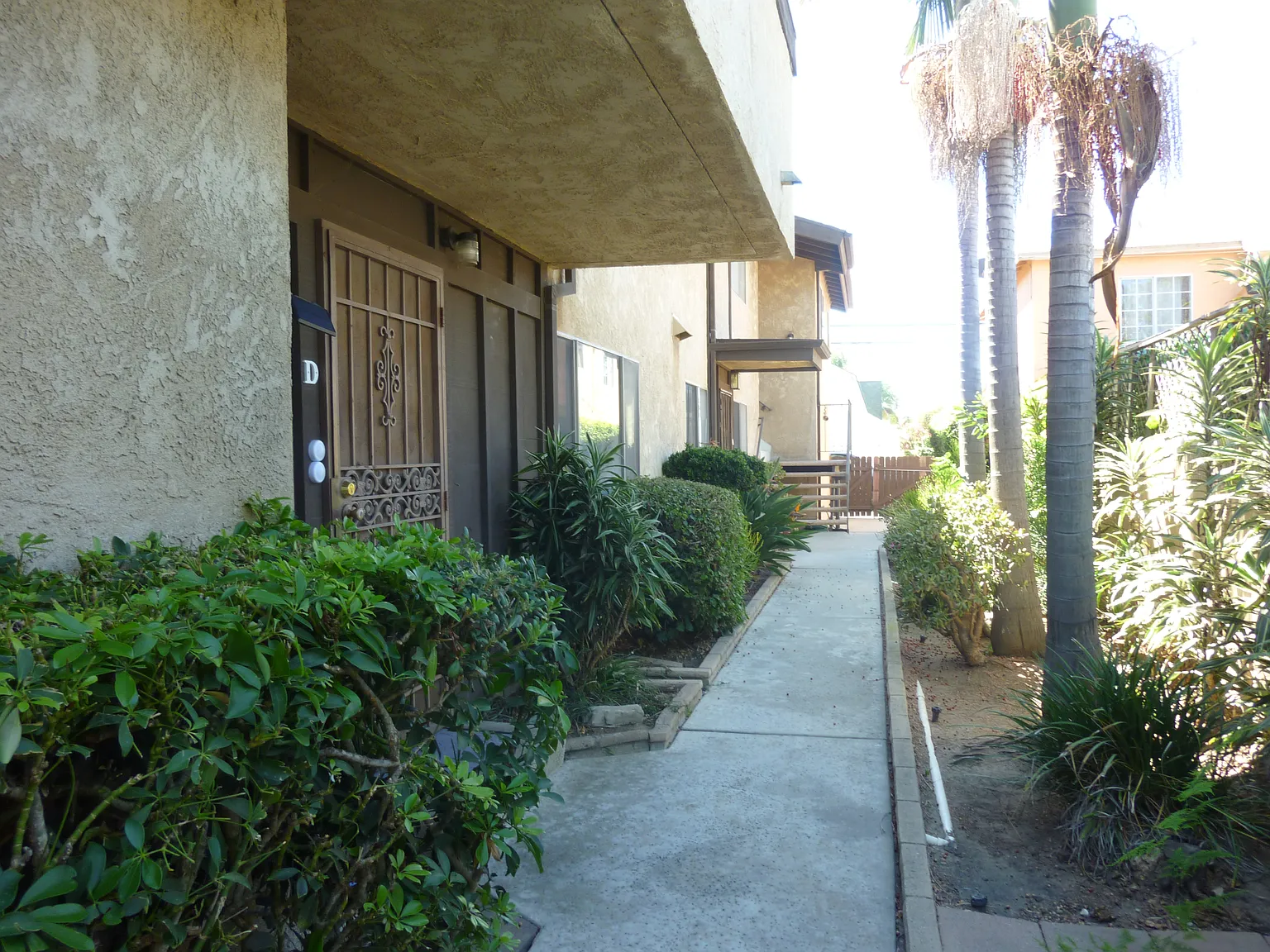 2 bed, 800 sqft, $2,300 — Photo 2