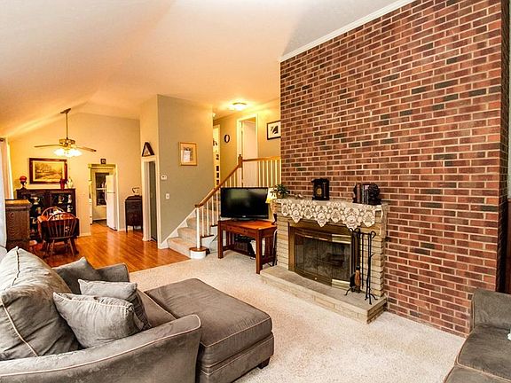 5th image of 9067 Forest Ln