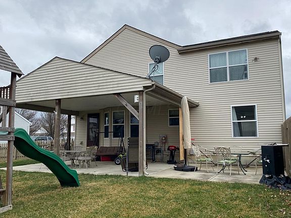 3rd image of 442 Carver St