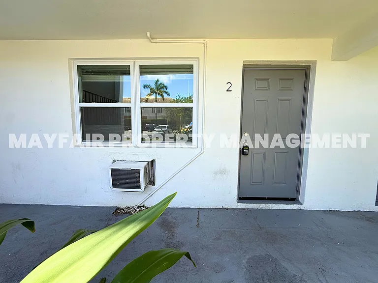 240 SW 8th St #2 — Photo 12