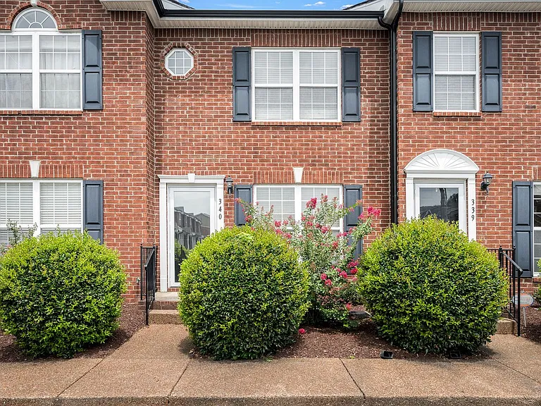 340 Stewarts Landing Cir — Photo 1