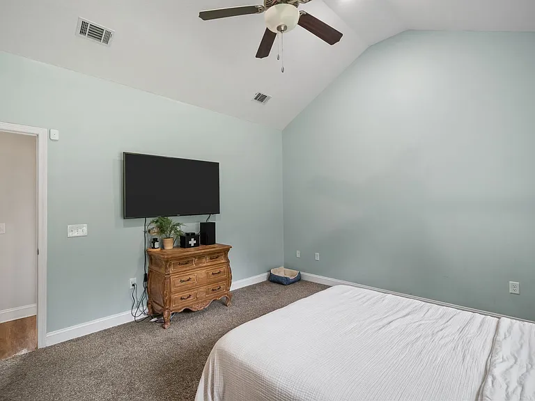 118 Clay St NE — Photo 21