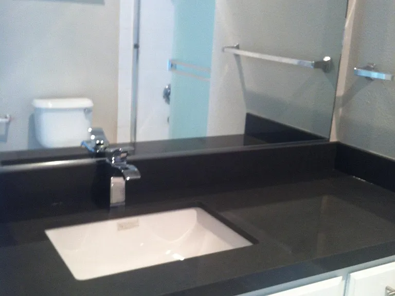 2x2.5 / 1325 sf / Bathroom