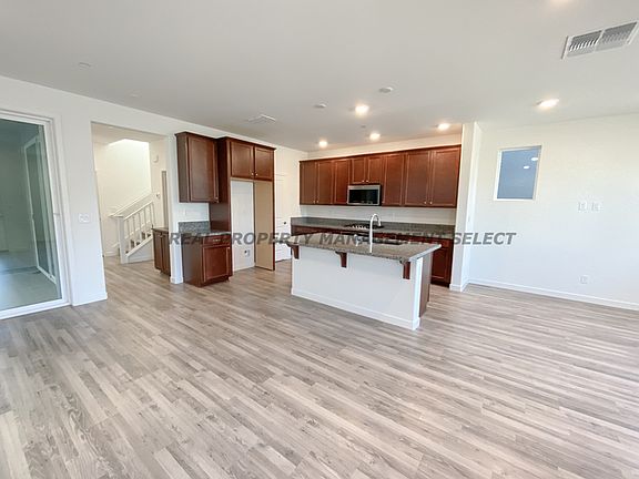 2nd image of 2742 N Cove Dr