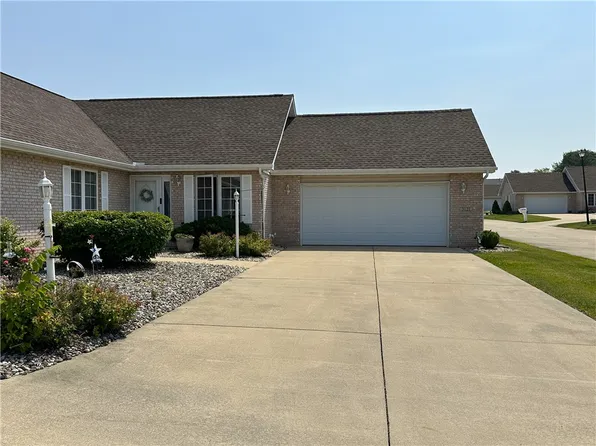 3121 Stoneridge Ct, Danville, IL 61832