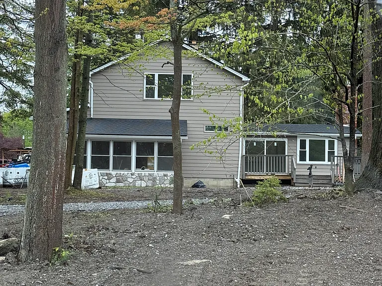 Sullivan Dr — Photo 2